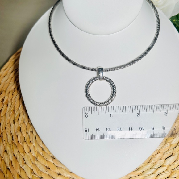 Vintage Talbots Silver Tone Twisted Pattern Wire Choker Necklace Circle Pendant - Picture 8 of 11